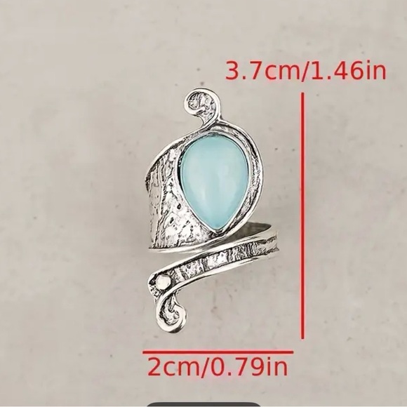 Silver Ring with Blue Stone - Picture 4 of 4